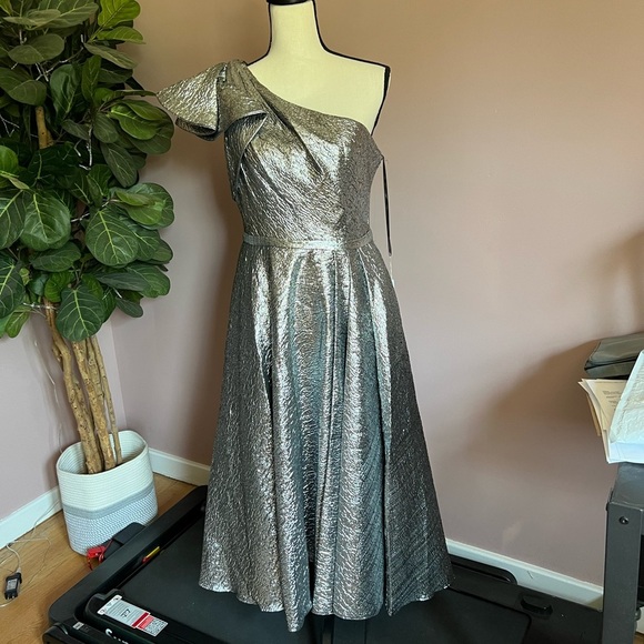 Mac Duggal Silver One Shoulder Bow Midi Dress Size 8 NWT - Picture 4 of 12